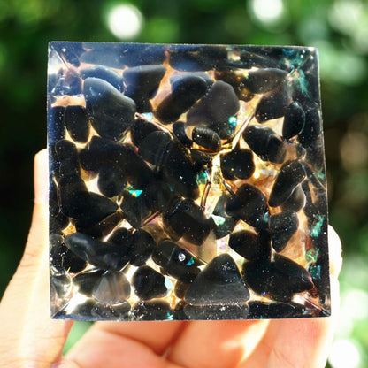 6cm Crystal Ball Chakra Pyramid Crystal Gravel