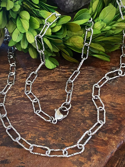STATEMENT PAPERCLIP NECKLACE
